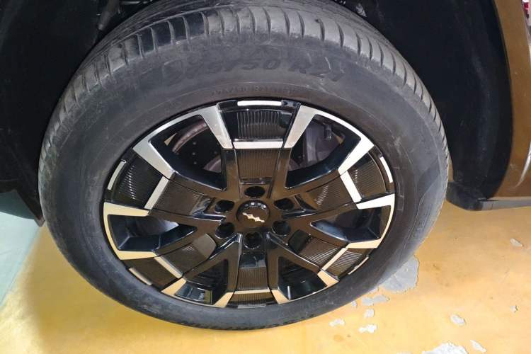 Used Formula Leopard 8 2025 Smart & Brave Flagship Edition 7 Seats Left Front Wheel Hub