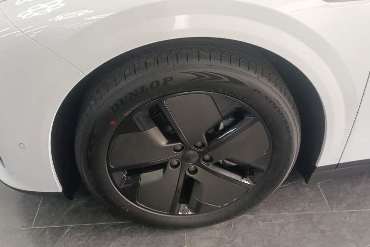 Used Li Auto i6 2025 Model Two-Wheel-Drive Standard Type
