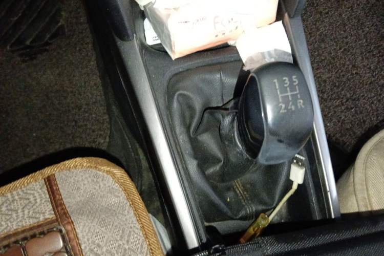 Used Peugeot 301 2018 1.6L Manual Comfort Edition Gear Lever