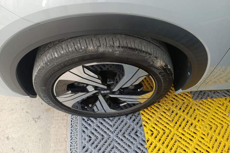 Used Geely Galaxy E5 2024 530km Starship Edition Left Front Wheel Hub