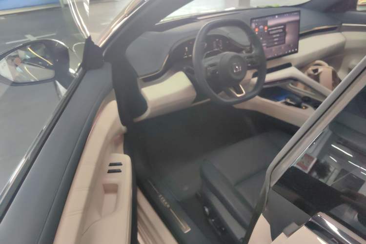 Used Zeekr 001 2025 YOU Edition 100 kWh All-Wheel Drive
