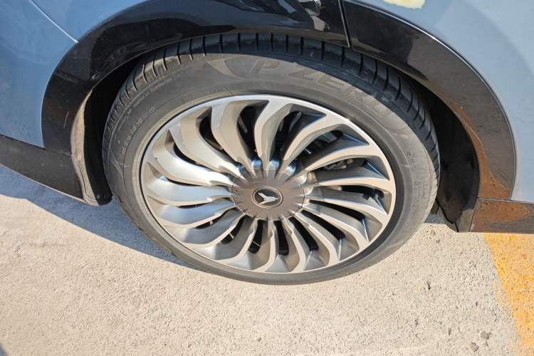 Used VOYAH FREE 2021 Four-Wheel Drive Standard Range-Extended Exclusive Luxury Package