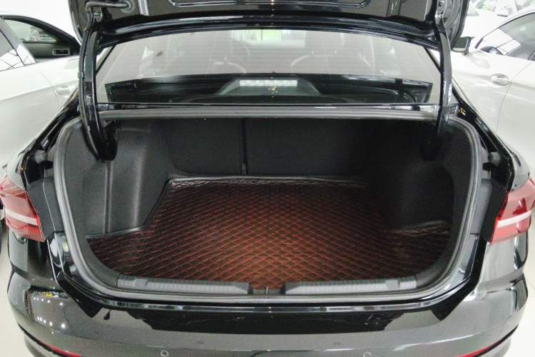 Used Volkswagen Lavida 2021 1.5L Automatic Comfort Edition Trunk