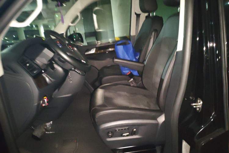 Used Volkswagen Multivan 2018 2.0 TSI Four-Wheel Drive Comfort Edition 7-Seater Left Front Seat