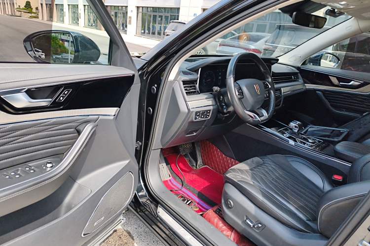 Used Hongqi HS5 2022 Revised Version 2.0T Smart Connect Flagship Edition

