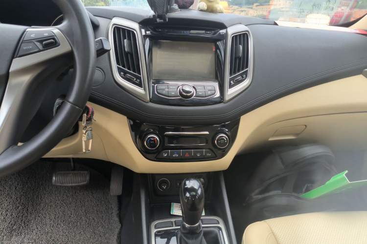 Used CHANGAN Eado 2015 1.6L Automatic Luxury Model Audio And AC Panel