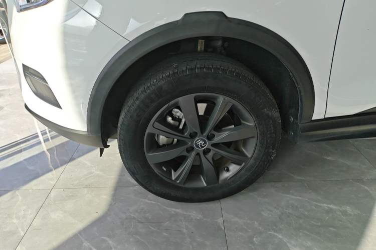 Used BYD Yuan New Energy 2019 EV535 Smart Connect Trendsetting Model
