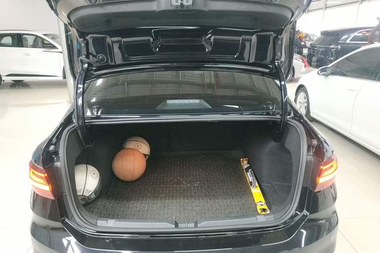 Used Volkswagen Lavida 2024 1.5L Automatic Starry Sky 5 Million Edition Trunk