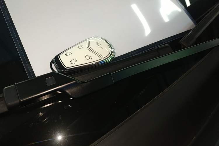 Used VOYAH Dream 2025 PHEV Four-Wheel Drive Prestige Qiankun Edition