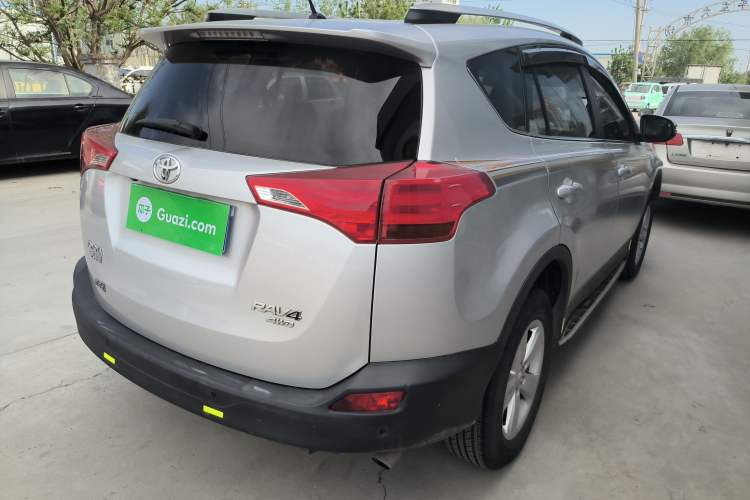 Used Toyota RAV4 2013 2.0L CVT Four-Wheel Drive Fashion Edition Rear Right 45 Deg
