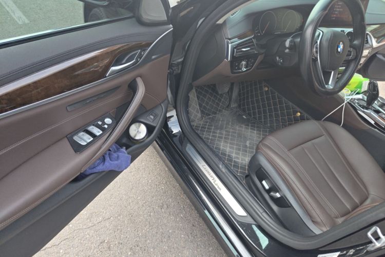 Used BMW 5 Series 2019 525Li Luxury Package
