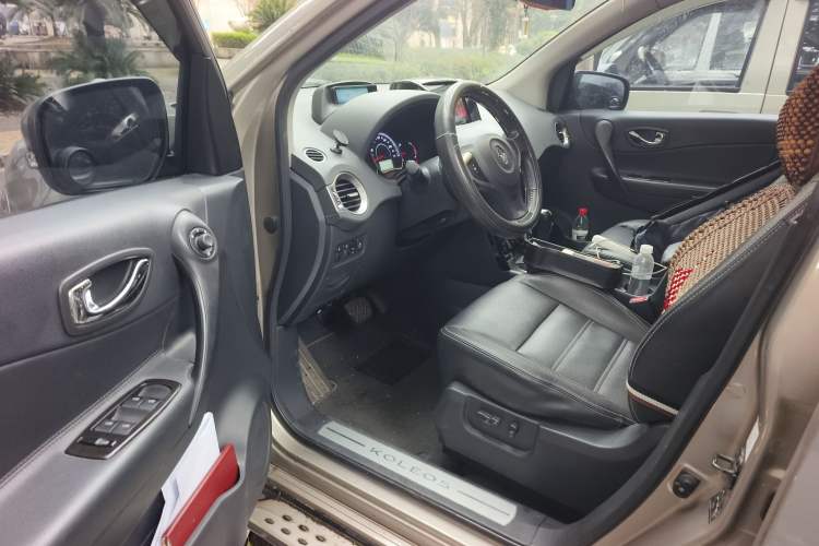 Used Renault Koleos 2014 2.5L 4x4 Comfort Edition
