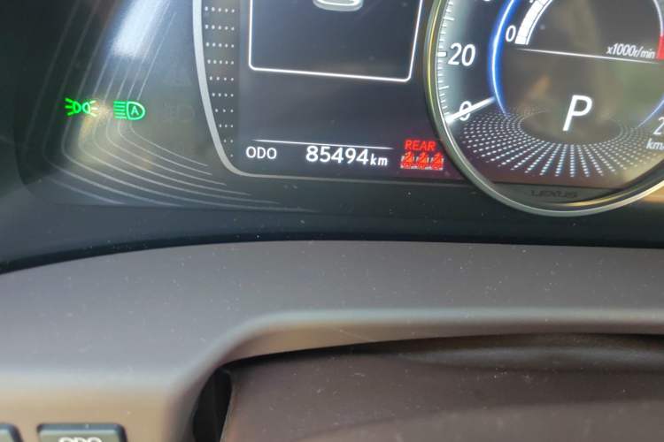 Used Lexus ES 2020 200 Excellence Edition Odometer Close Up