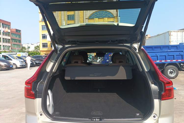 Used Volvo XC60 2020 T5 4x4 Zhiyi Luxury Edition
