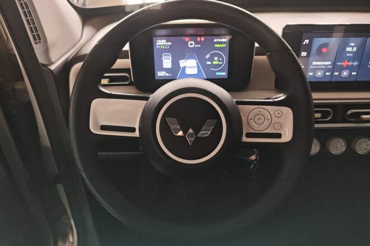 Used Wuling Hongguang MINIEV 2024 3rd Generation 215km Advanced Version Steering Wheel