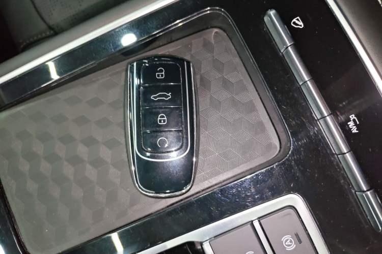 Used Chery Tiggo 8 2025 Excellence Edition 230 TCI Automatic Luxury Version 5 Seats Vehicle Key