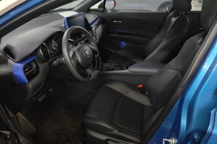 Used Toyota IZOA 2018 2.0L Yichi Version China VI Standard