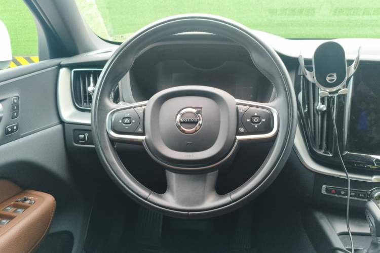 Used Volvo XC60 2021 T5 4x4 Smart Luxury Edition