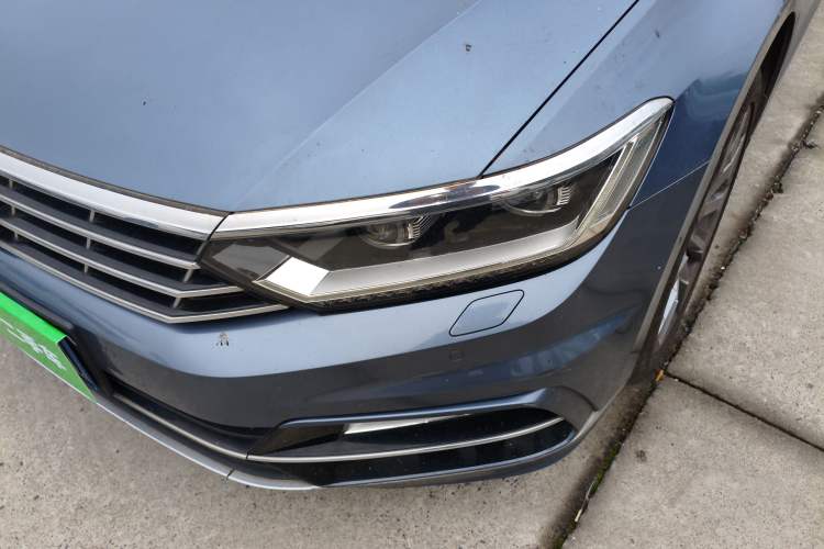 Used Volkswagen Variant 2016 380TSI Two-Wheel Drive R-Line Version Left Front Headlight