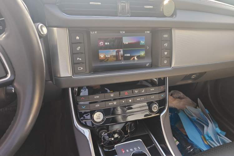 Used Jaguar XF 2016 XF 2.0T Two-Wheel-Drive Luxury Edition