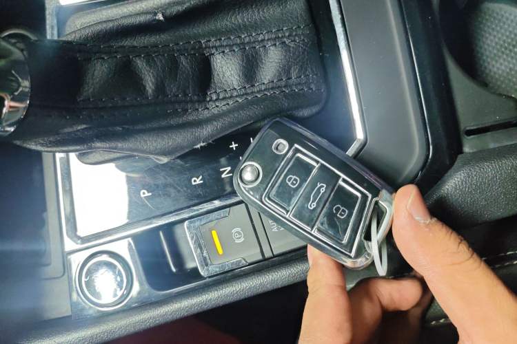 Used Volkswagen Lamando 2015 330TSI DSG Luxury Edition