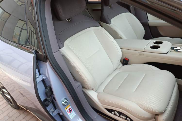 Used Avatr 06 2025 Pro Range-Extended Edition
