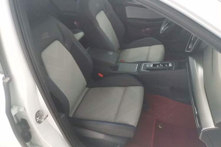 Used Volkswagen Golf 2025 300TSI R-Line