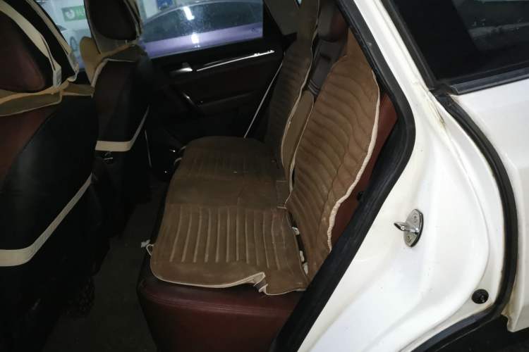 Used Zotye T600 2015 Family Edition 2.0T Manual Luxury Version
