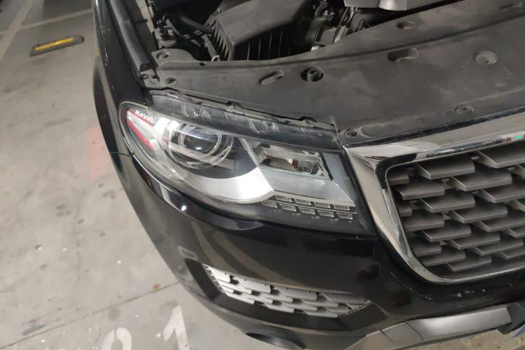 Used Haval H8 2017 2.0T Gasoline Two-Wheel Drive Smart Edition
