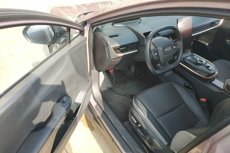 Used Toyota bZ3 2023 616 km Long-Range Premium
