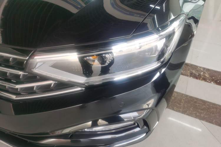 Used Volkswagen Magotan 2023 2 Million Units Limited Edition 330TSI DSG Leading Version Left Front Headlight