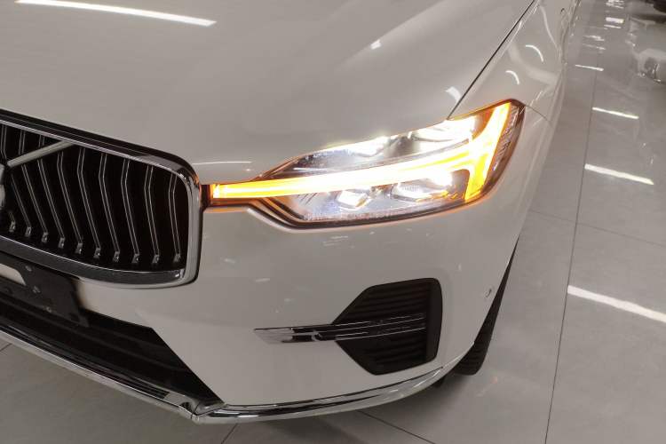 Used Volvo XC60 New Energy 2024 T8 Plug-in Hybrid Long-Range All-Wheel Drive Smart Luxury Edition Left Front Headlight
