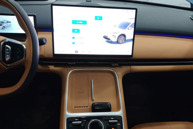 Used Geely Galaxy Galaxy Xingjian 7 EM-i 2025 120km Flagship Edition
