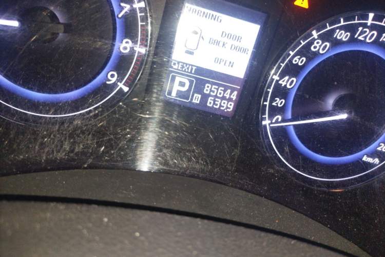 Used Infiniti QX50 2013 2.5L Two-Wheel-Drive Elegant Edition Odometer Close Up