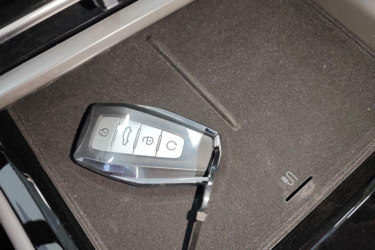 Used Geely Auto Emgrand X7 Sport 2026 Model 1.5TD Aspirational Interior 1