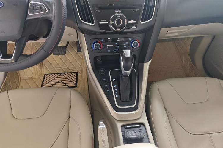 Used Ford Focus 2015 Sedan EcoBoost 180 Automatic Flagship Model
