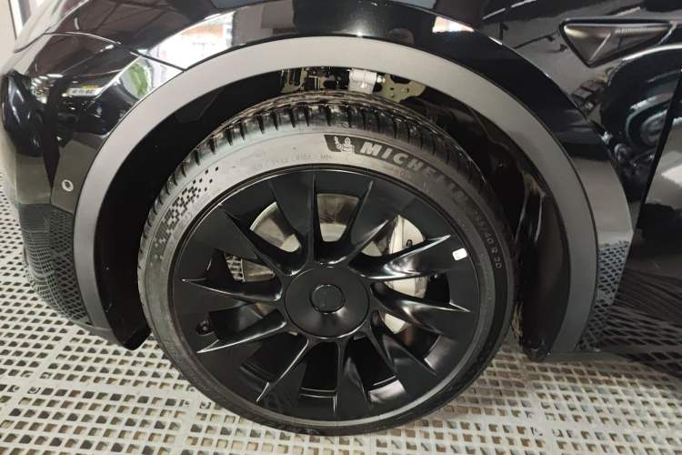 Used Tesla Model Y 2021 Long-Range All-Wheel-Drive Version