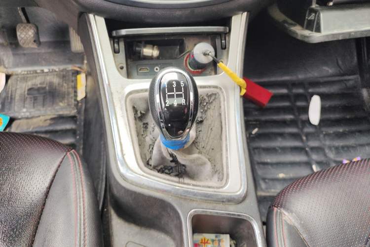 Used Baojun 560 2015 1.8L manual luxury version