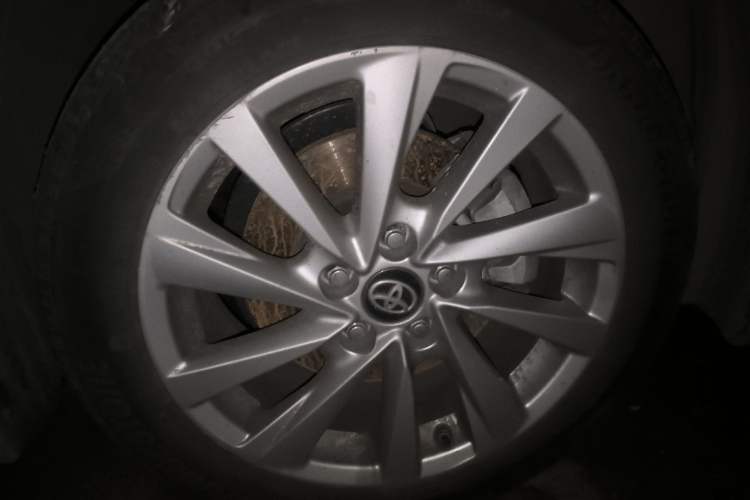 Used Toyota Camry 2021 2.0G Luxury Edition Right Front Wheel Hub