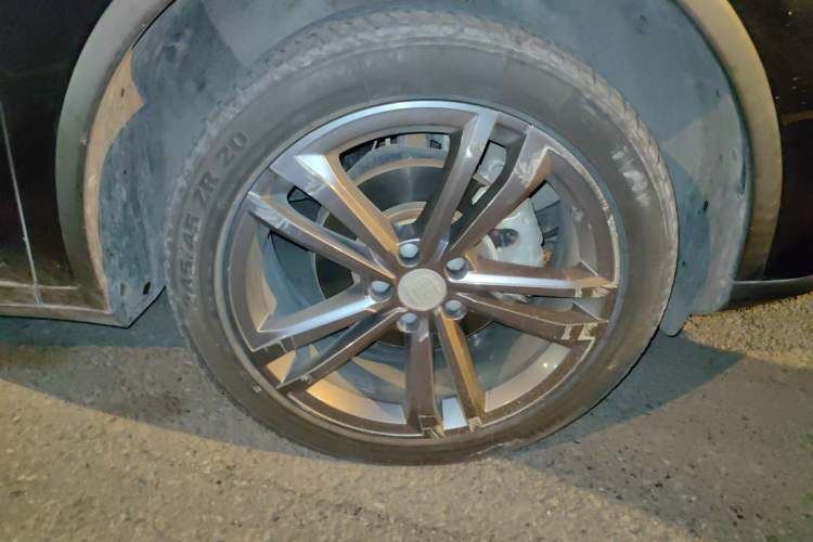 Used BYD Tang 2021 2.0T Automatic Flagship Edition Right Front Wheel Hub