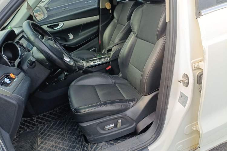 Used Zotye SR7 2016 1.5T CVT Cube Heart Edition China IV Standard
