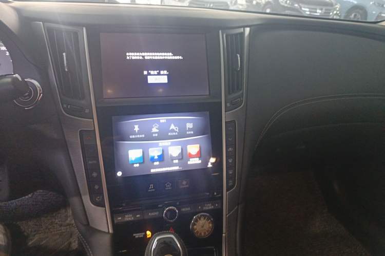 Used Infiniti Q50L 2018 2.0T Enjoyment Version China VI Standard
