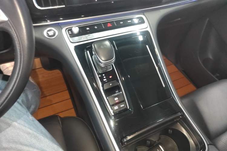 Used GAC Trumpchi M8 2021 Lingxiu Series 390T Ultimate Edition Gear Lever