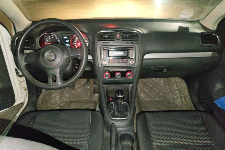 Used Volkswagen Golf 2011 1.6 Manual Fashion Edition