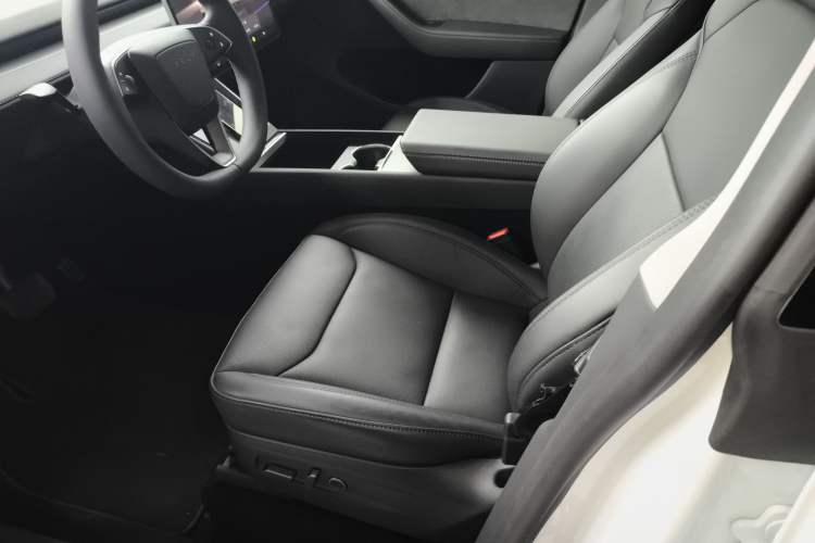 Used Tesla Model Y 2025 Long-Range All-Wheel Drive First Edition