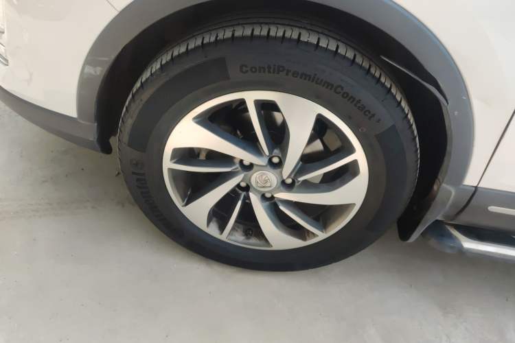 Used Baojun 560 2016 1.8L iAMT Luxury Model Left Front Wheel Hub