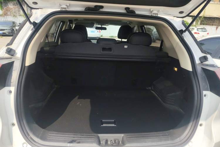 Used Geely Auto Emgrand X7 Sport 2018 1.8TD Automatic Two-Wheel Drive Smart Connect 4G Internet Edition
