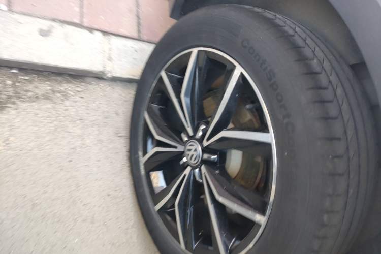 Used Volkswagen Tiguan L 2019 330TSI Automatic Two-Wheel Drive Smart Luxury Version China V Emission Standard