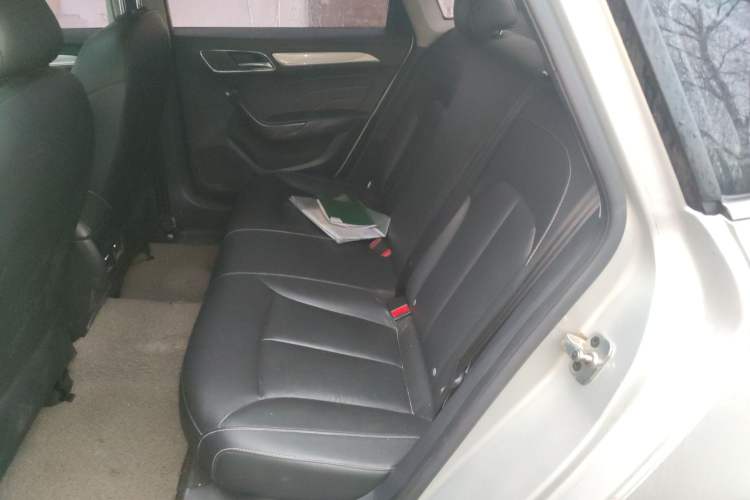 Used Roewe i6 New Energy 2017 45T Hybrid Connect & Smart Enjoyment Edition
