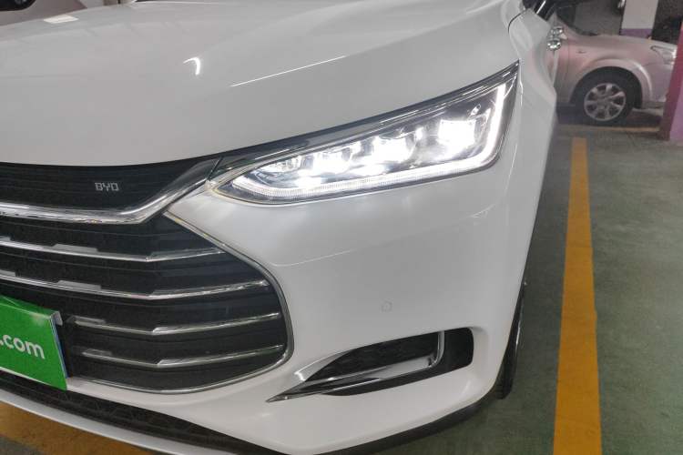 Used BYD Tang 2018 2.0T Automatic SmartConnect Prestige 7-Seater China V Standard